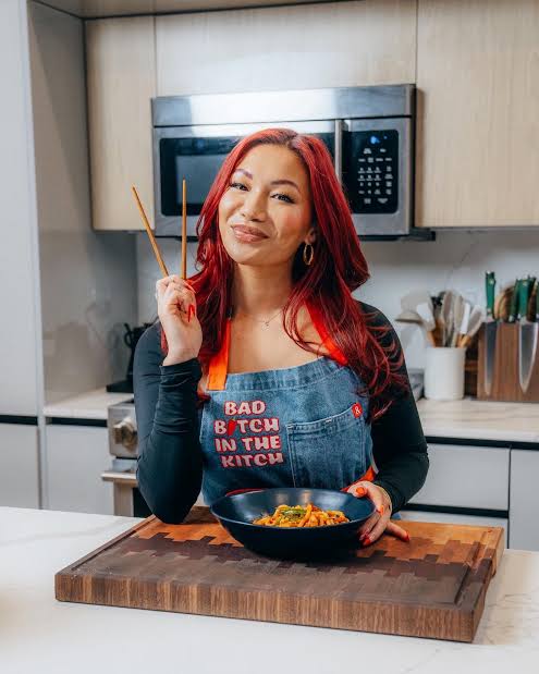 Bad B*tch in the Kitch - Cookbook by Cassie Yeung