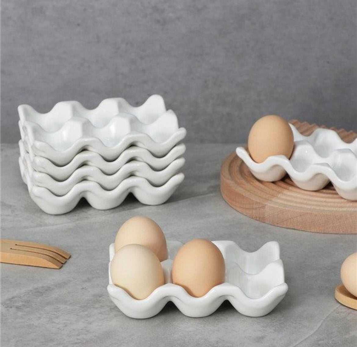 Ceramic 6 Egg Holder - White